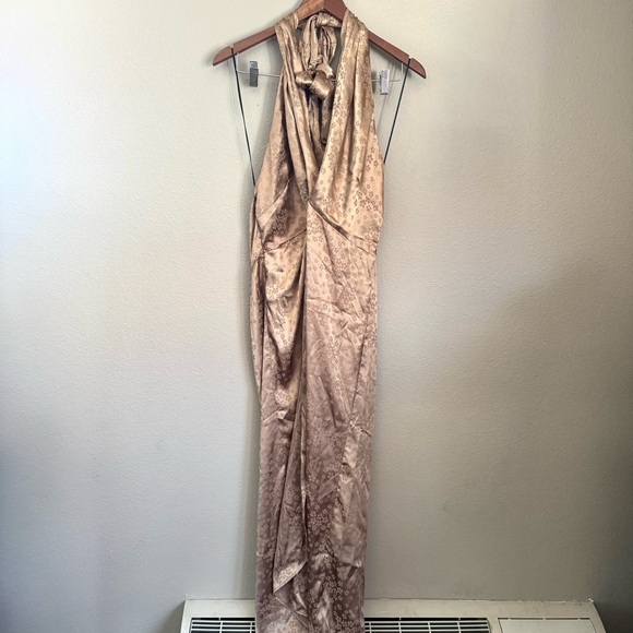 H&M Embossed Satin Tulip Hem Halter Maxi Dress Gold NWT Size XL - Picture 2 of 7